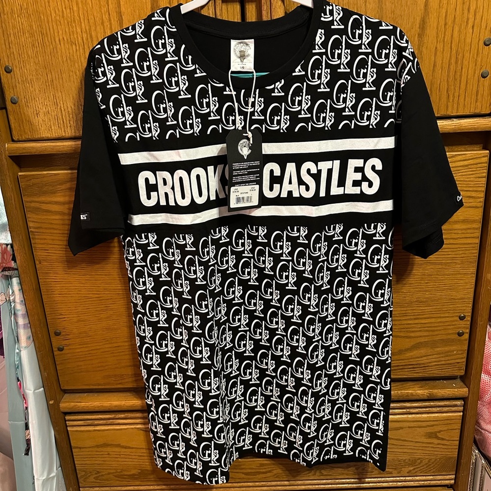 Crooks & Castles Black and White Graphic Tee Size Large
